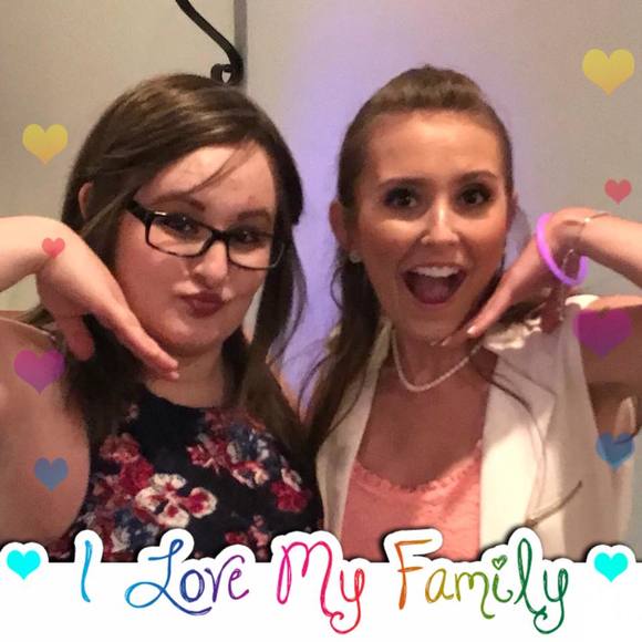 Meet your Posher, Nicole - Picture 1 of 1